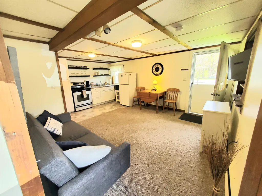 989-1009 Middle Pownal Road Pownal VT 05261