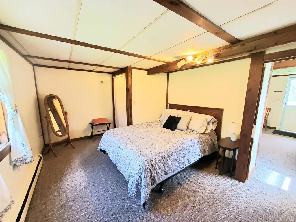 989-1009 Middle Pownal Road Pownal VT 05261