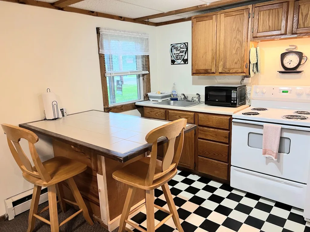 989-1009 Middle Pownal Road Pownal VT 05261