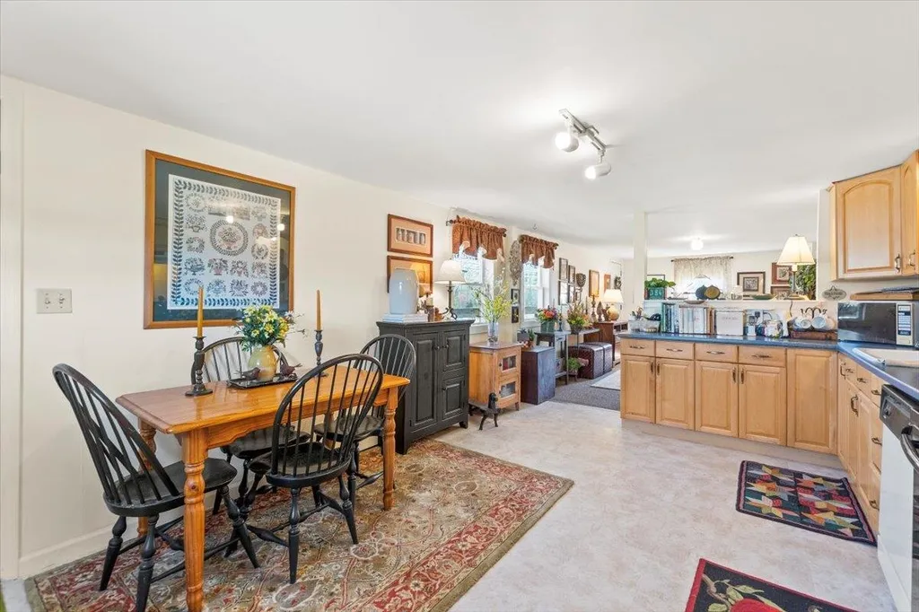 989-1009 Middle Pownal Road Pownal VT 05261