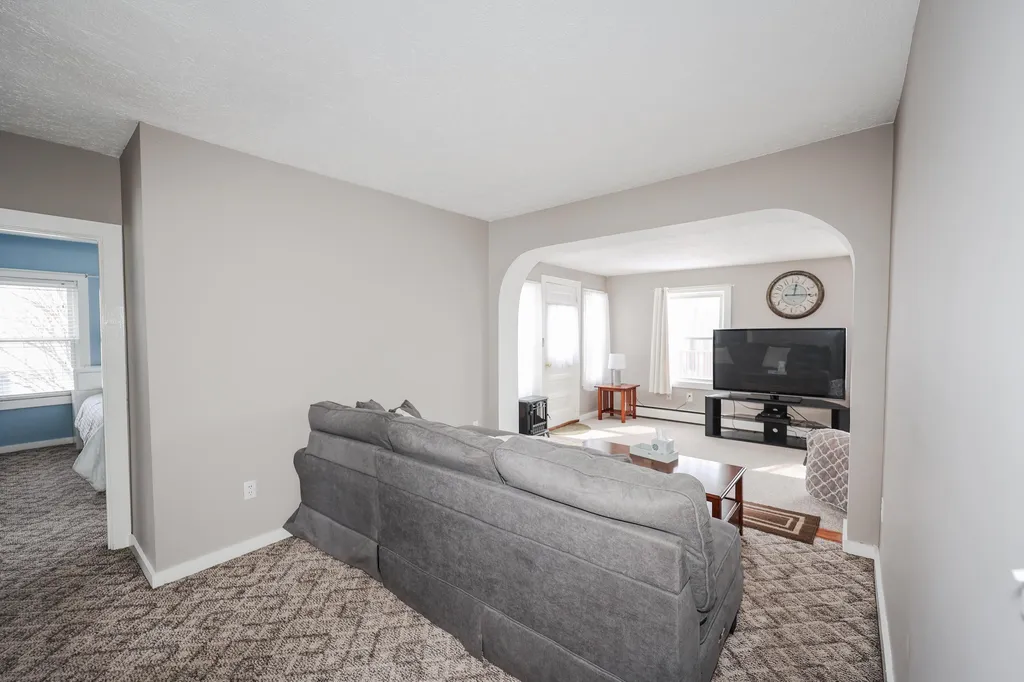 18 Russell Street Nashua NH 03060