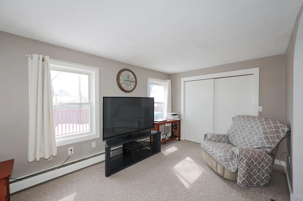 18 Russell Street Nashua NH 03060