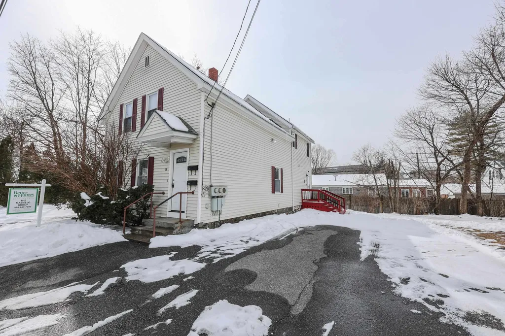 18 Russell Street Nashua NH 03060