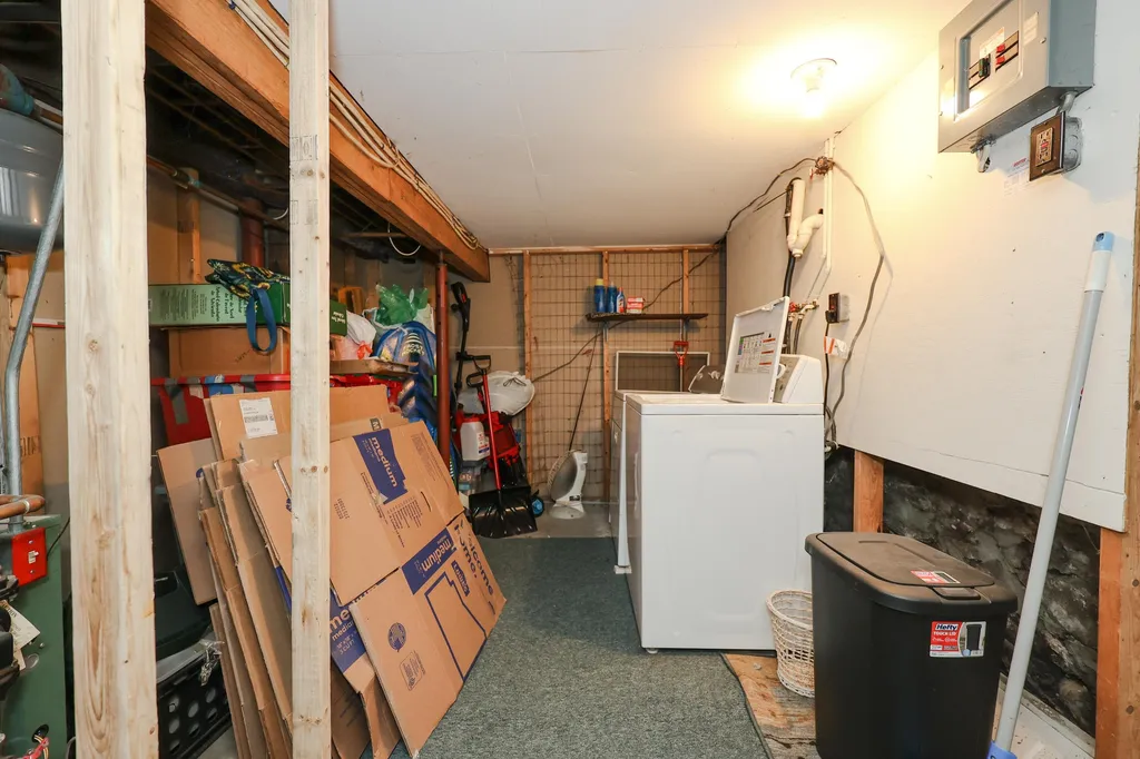 18 Russell Street Nashua NH 03060