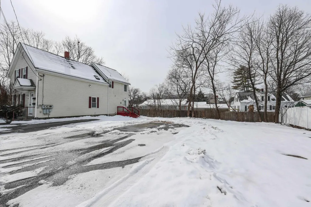 18 Russell Street Nashua NH 03060