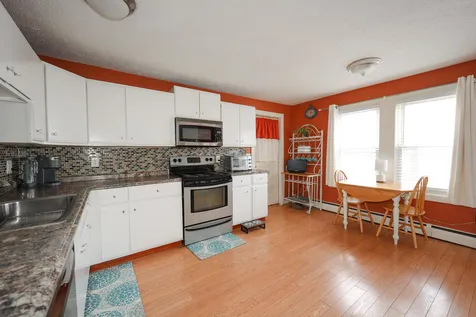 18 Russell Street Nashua NH 03060