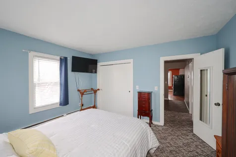 18 Russell Street Nashua NH 03060