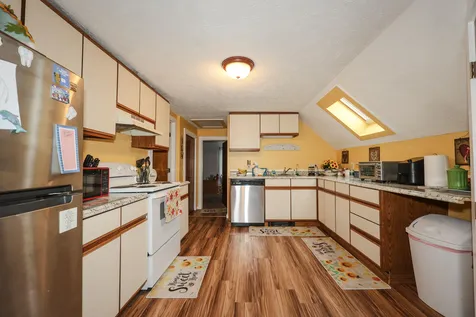 18 Russell Street Nashua NH 03060