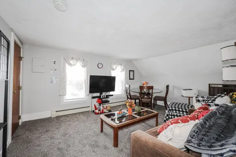 18 Russell Street Nashua NH 03060