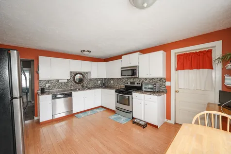 18 Russell Street Nashua NH 03060