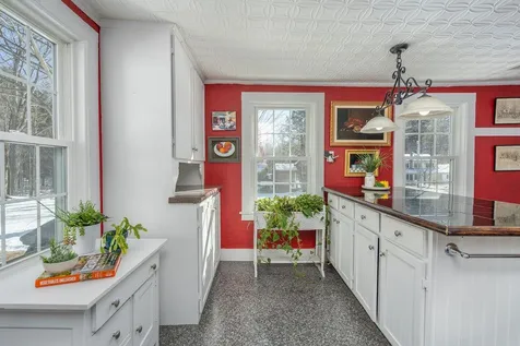 17 Drake Hill Road Strafford NH 03884