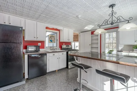 17 Drake Hill Road Strafford NH 03884