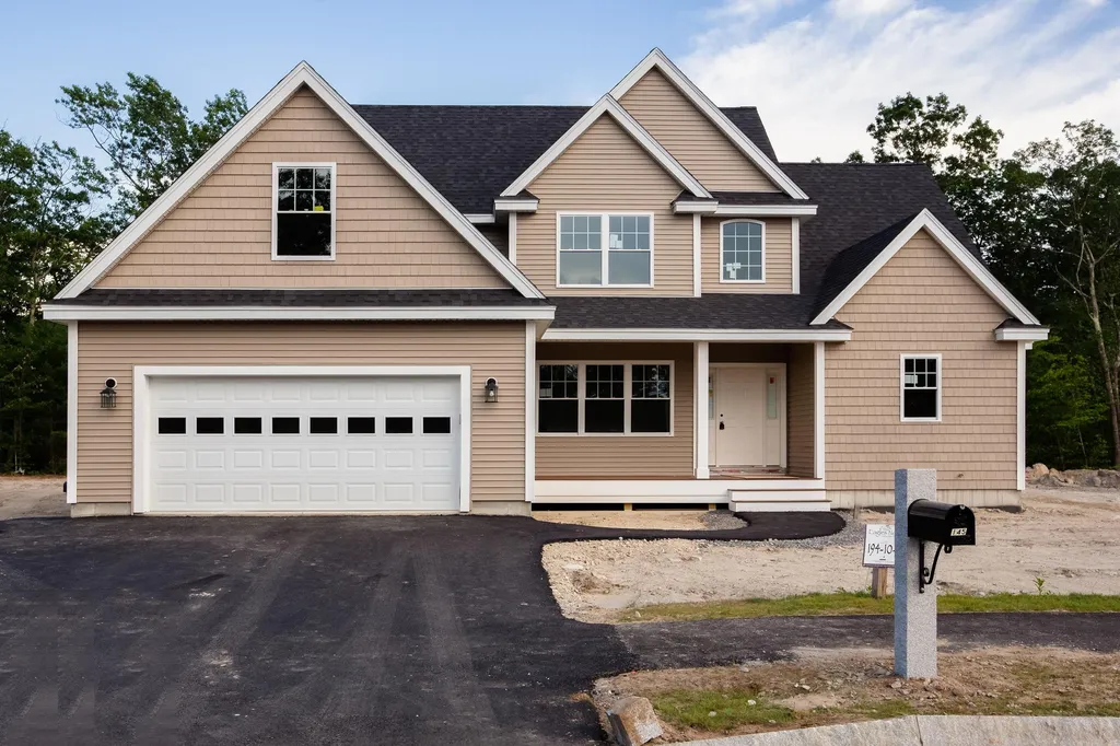 279 Standish Lane Hudson NH 03051