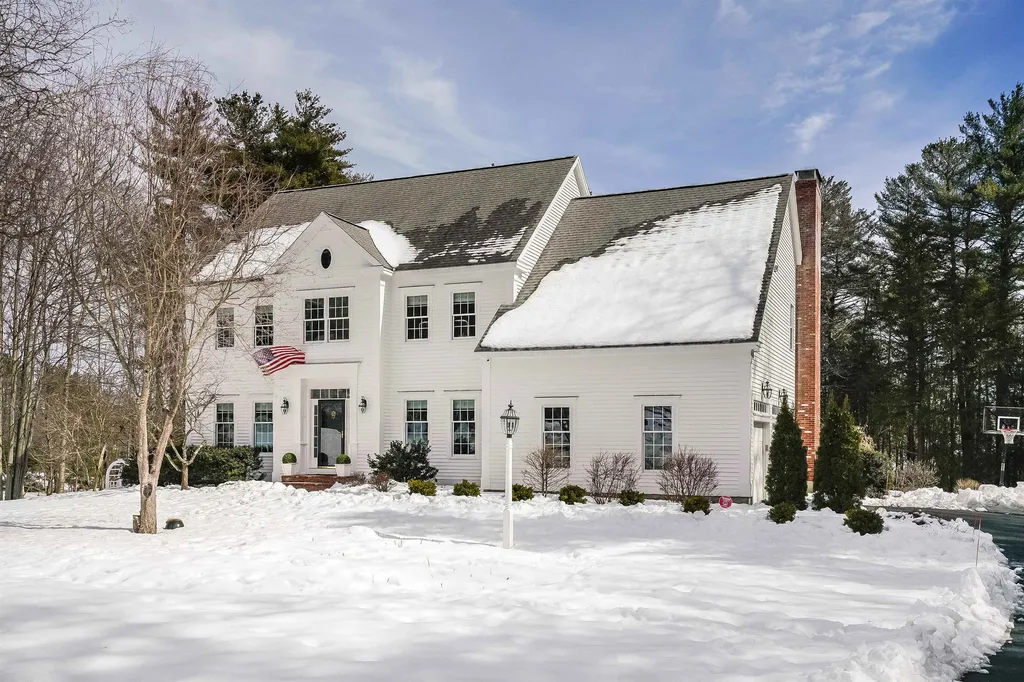 10 Finn Avenue Newfields NH 03856