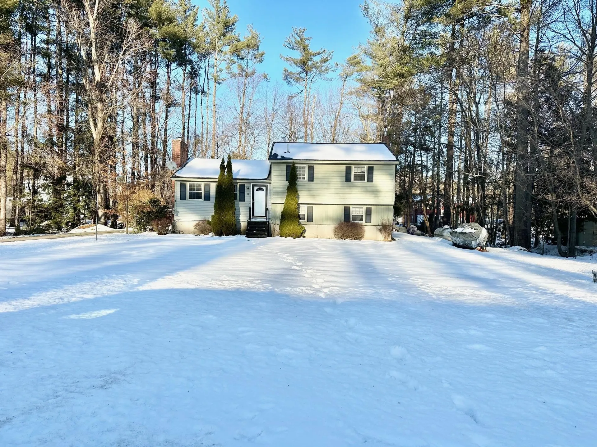 11 Collins Avenue Merrimack NH 03054
