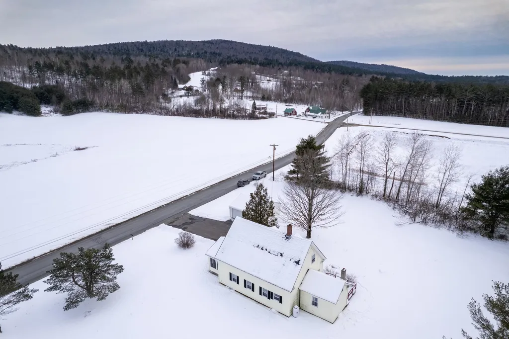 2119 County Road Haverhill NH 03774