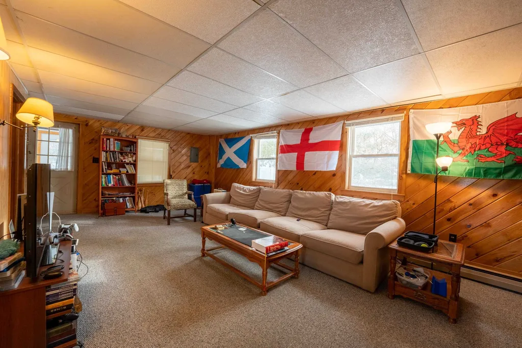 2119 County Road Haverhill NH 03774