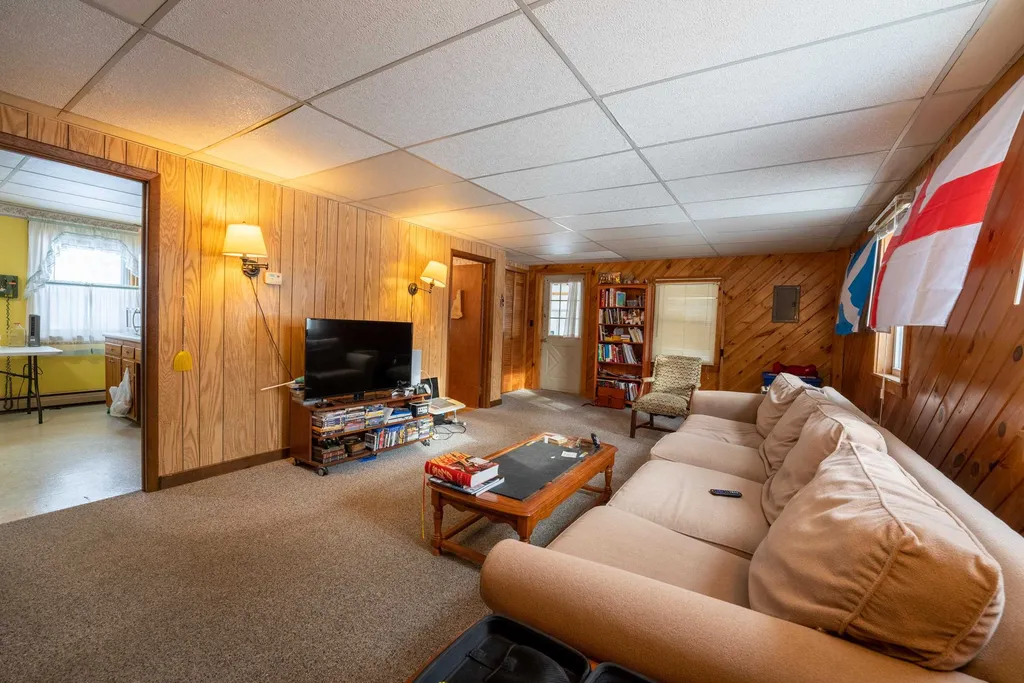 2119 County Road Haverhill NH 03774