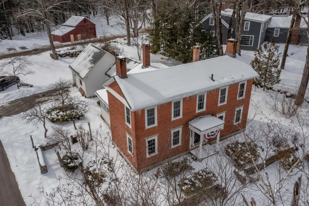 189 Main Street Francestown NH 03043