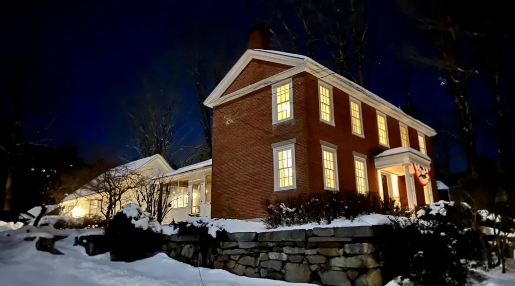 189 Main Street Francestown NH 03043