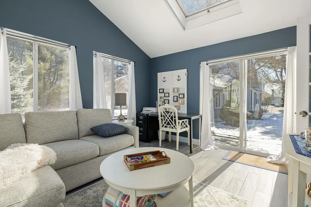 27 Drakes Landing Hampton NH 03842