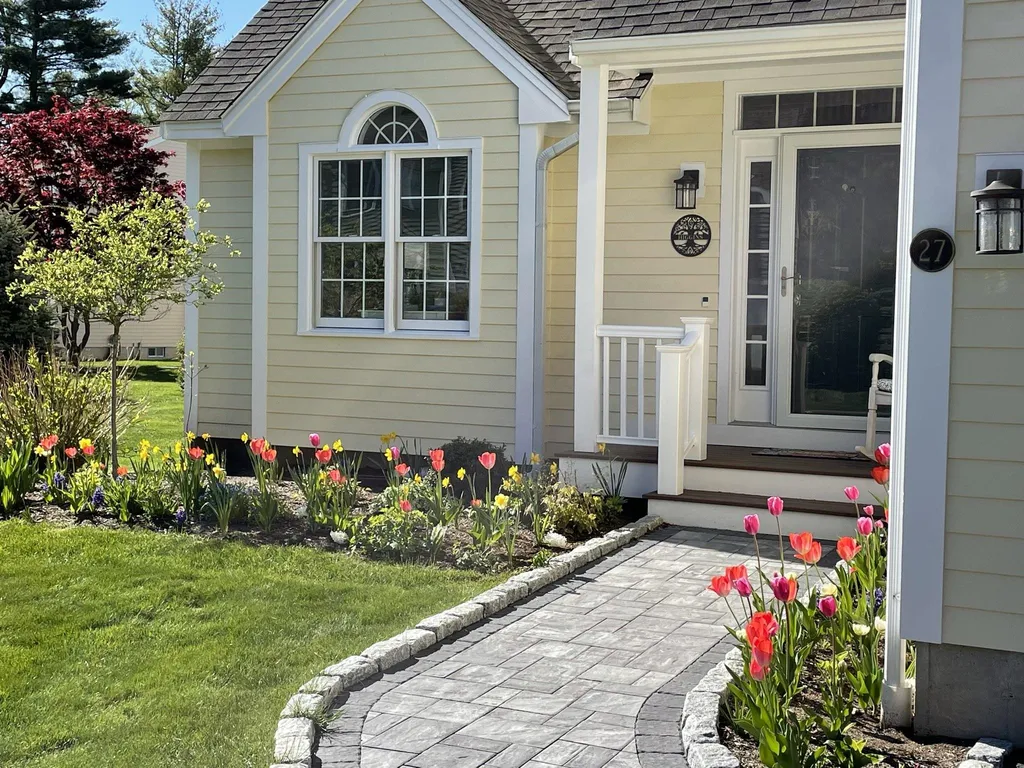 27 Drakes Landing Hampton NH 03842
