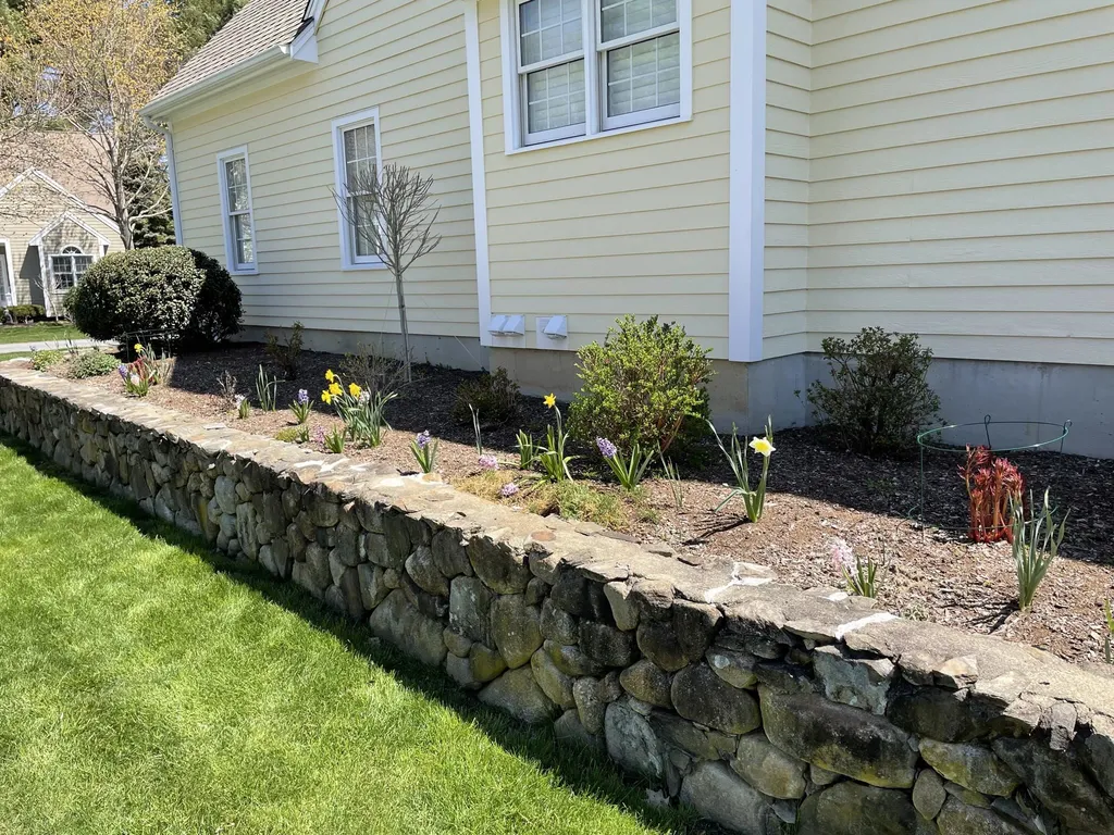 27 Drakes Landing Hampton NH 03842