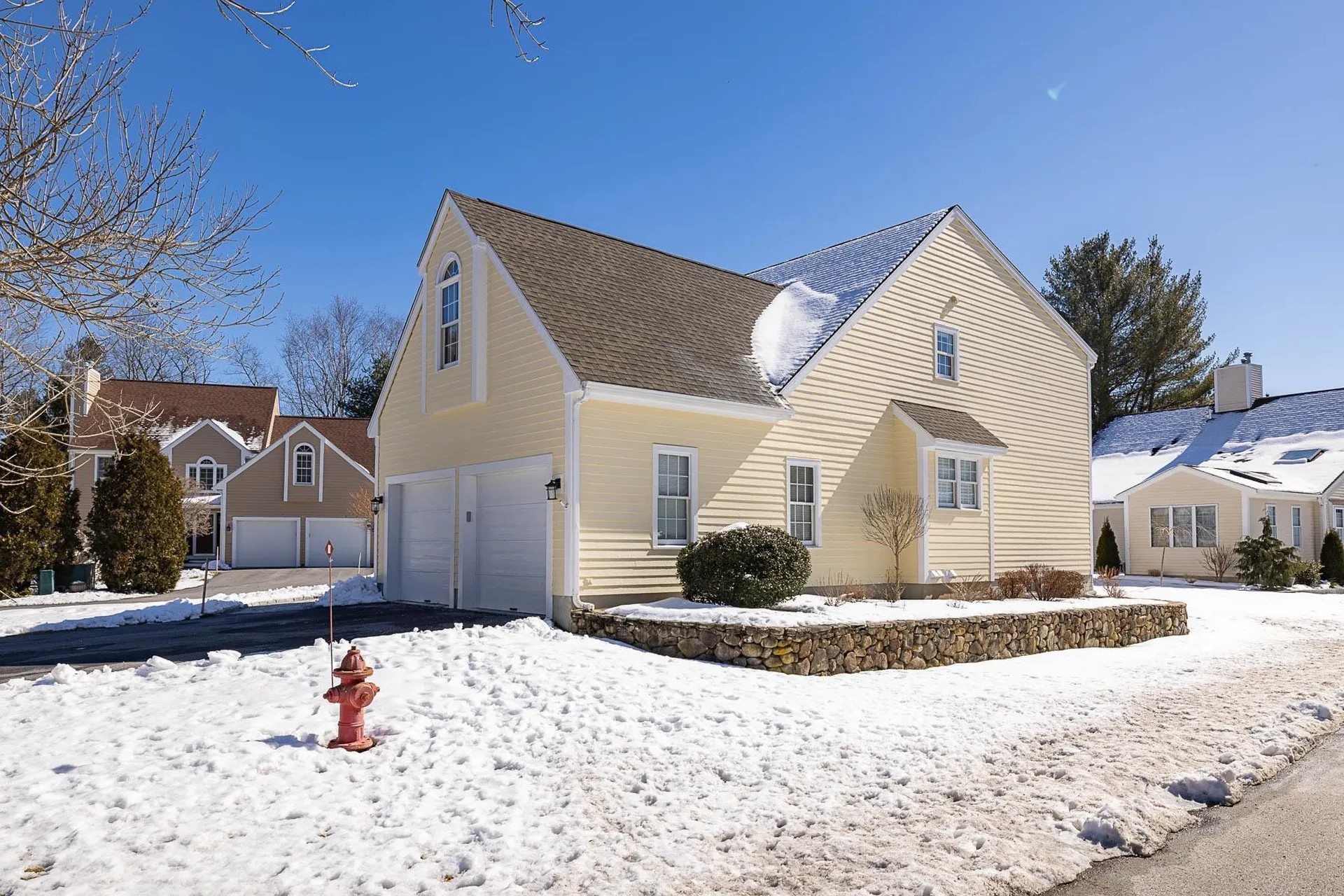 27 Drakes Landing Hampton NH 03842