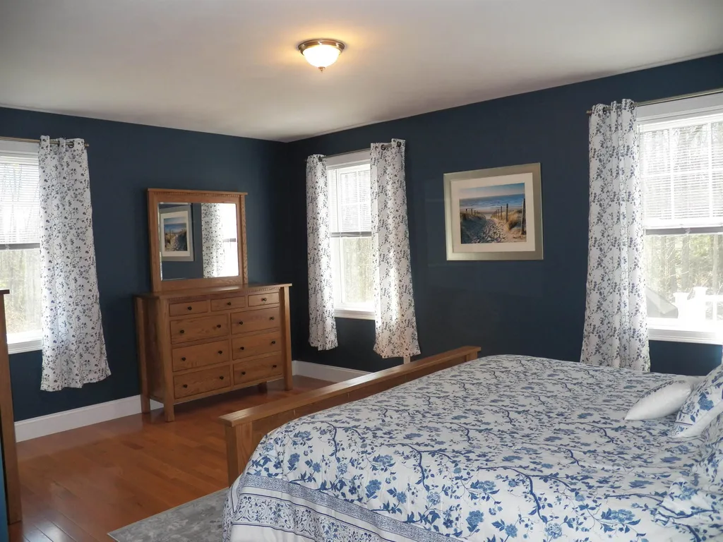 6 Russell Lane Raymond NH 03077