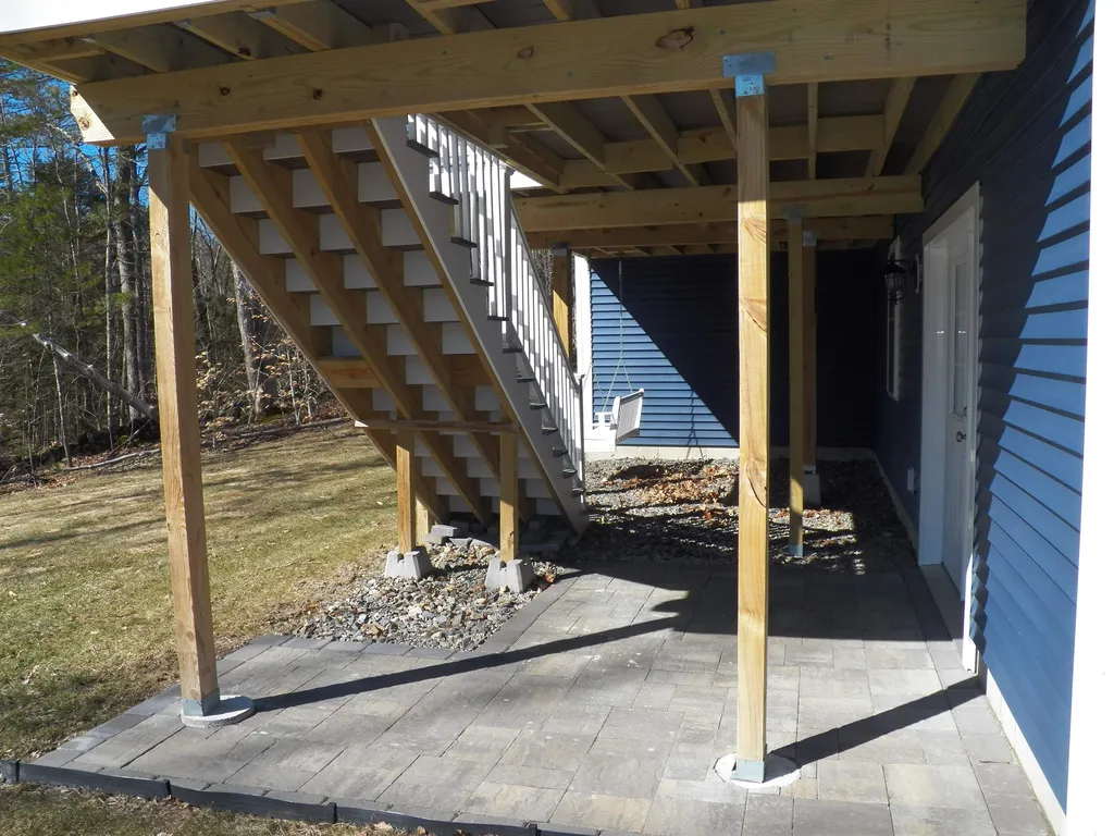 6 Russell Lane Raymond NH 03077