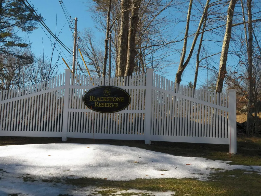 6 Russell Lane Raymond NH 03077