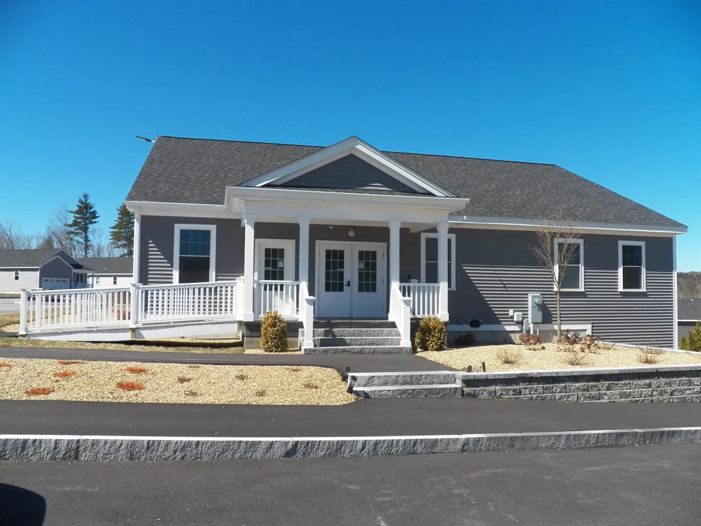 6 Russell Lane Raymond NH 03077