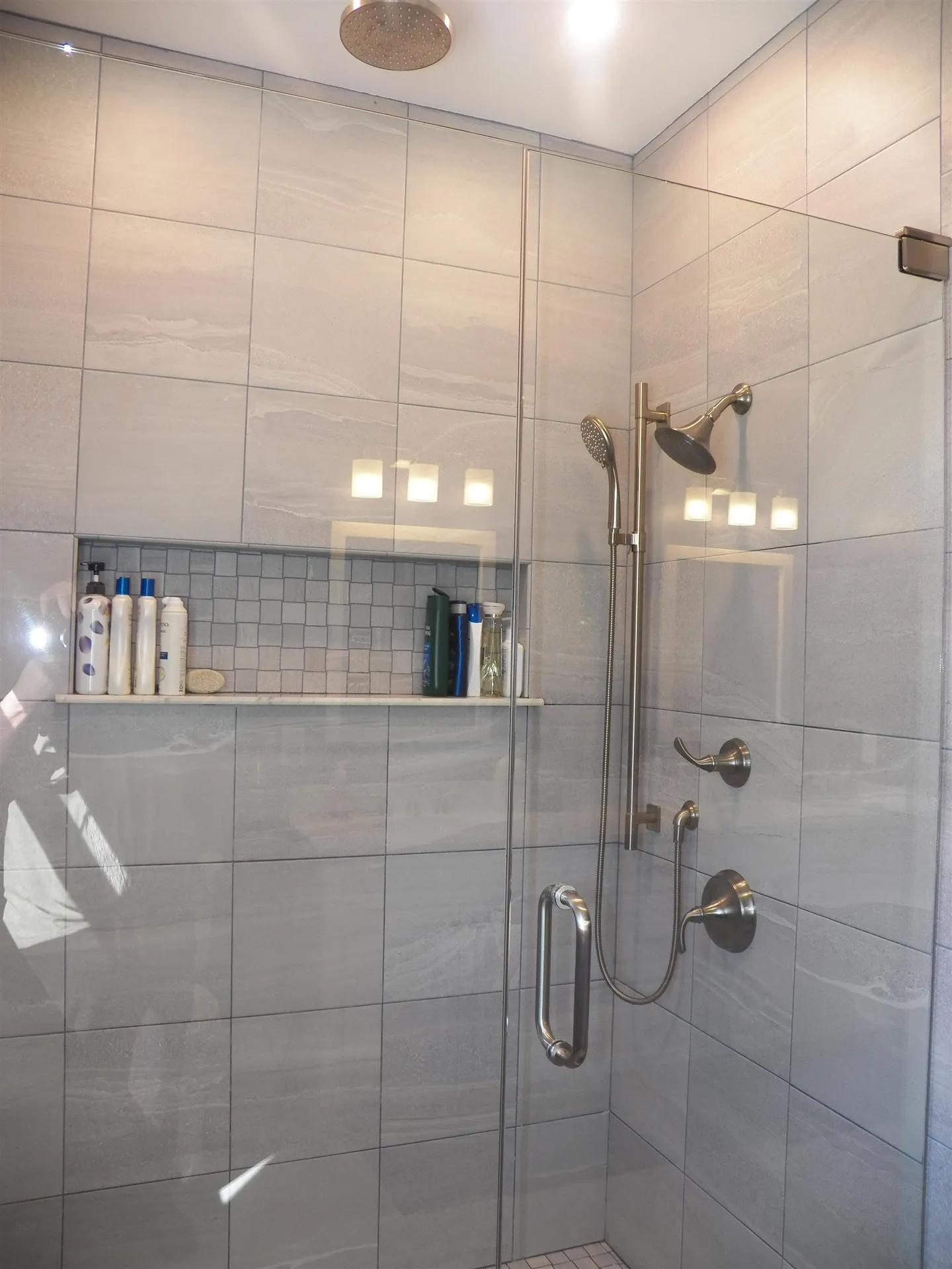 6 Russell Lane Raymond NH 03077