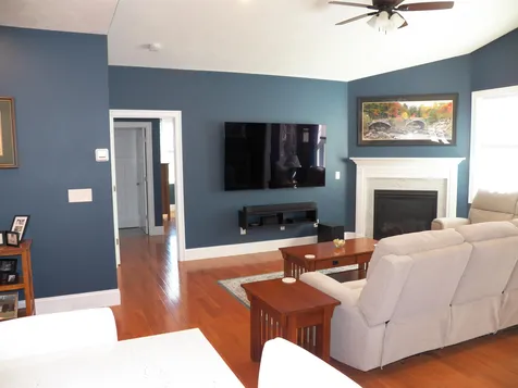 6 Russell Lane Raymond NH 03077