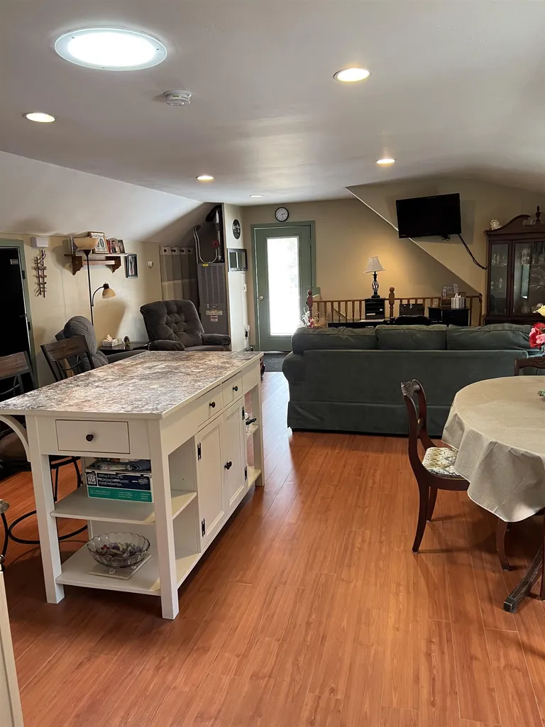 112 Leavitt Road Fremont NH 03044