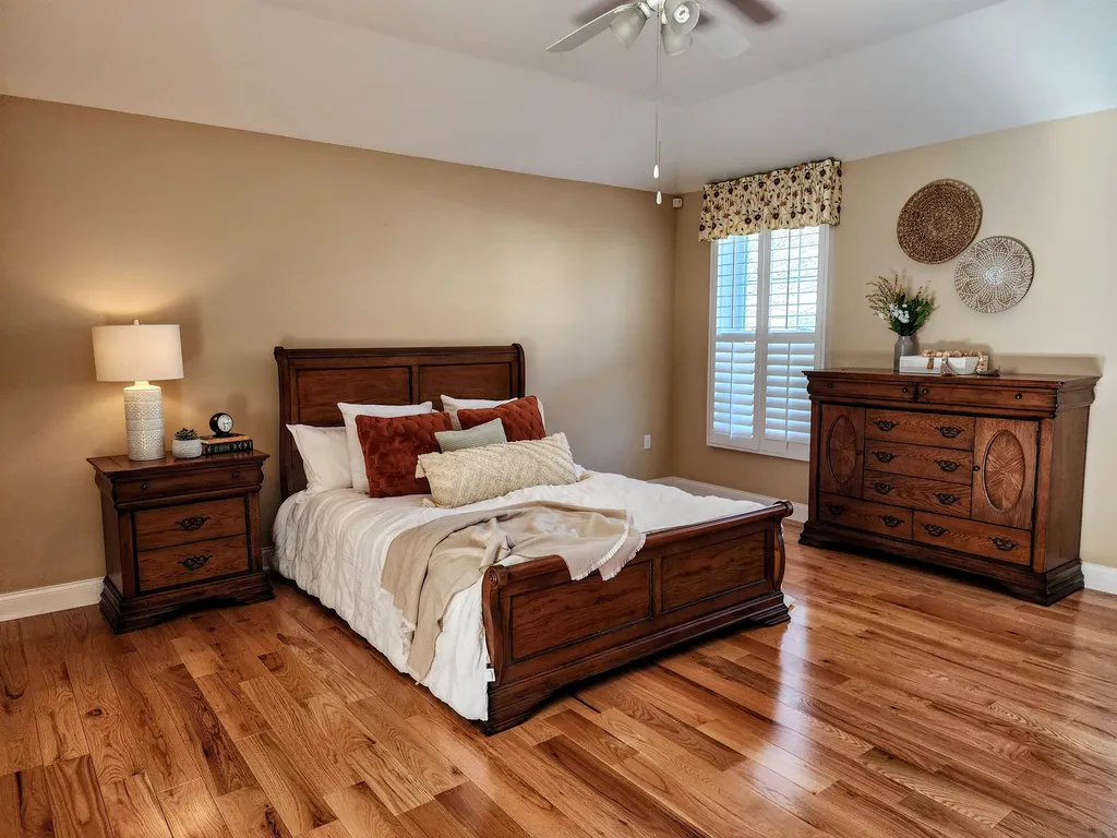 8 Morrison Drive Londonderry NH 03053
