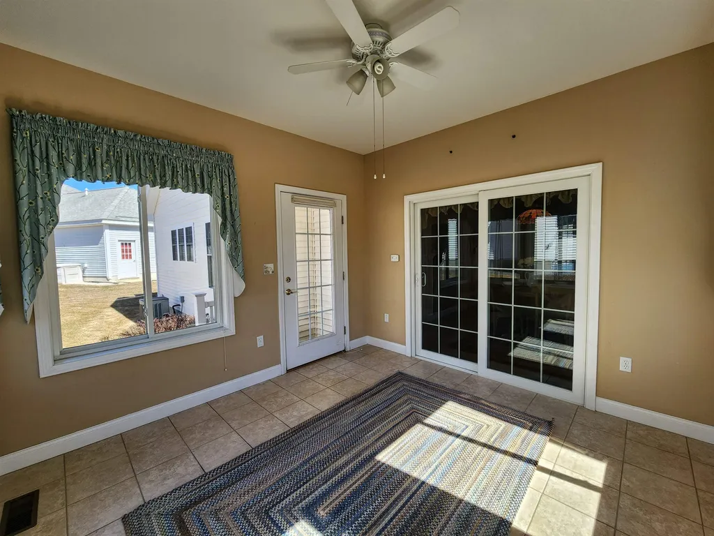 8 Morrison Drive Londonderry NH 03053