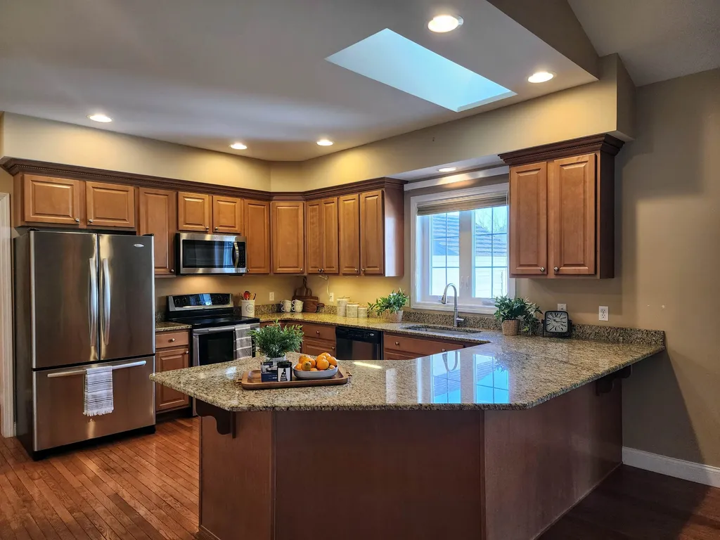 8 Morrison Drive Londonderry NH 03053