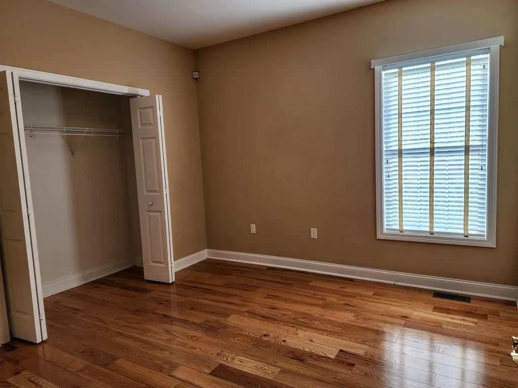 8 Morrison Drive Londonderry NH 03053