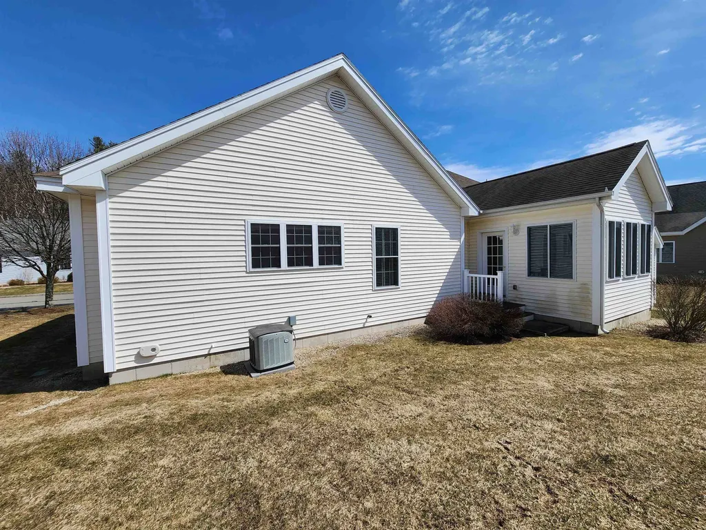 8 Morrison Drive Londonderry NH 03053