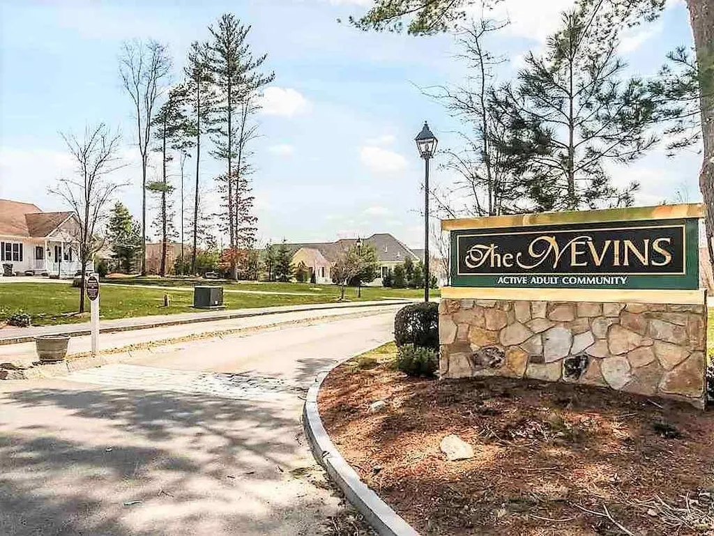 8 Morrison Drive Londonderry NH 03053