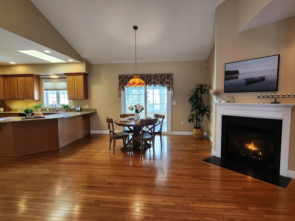 8 Morrison Drive Londonderry NH 03053