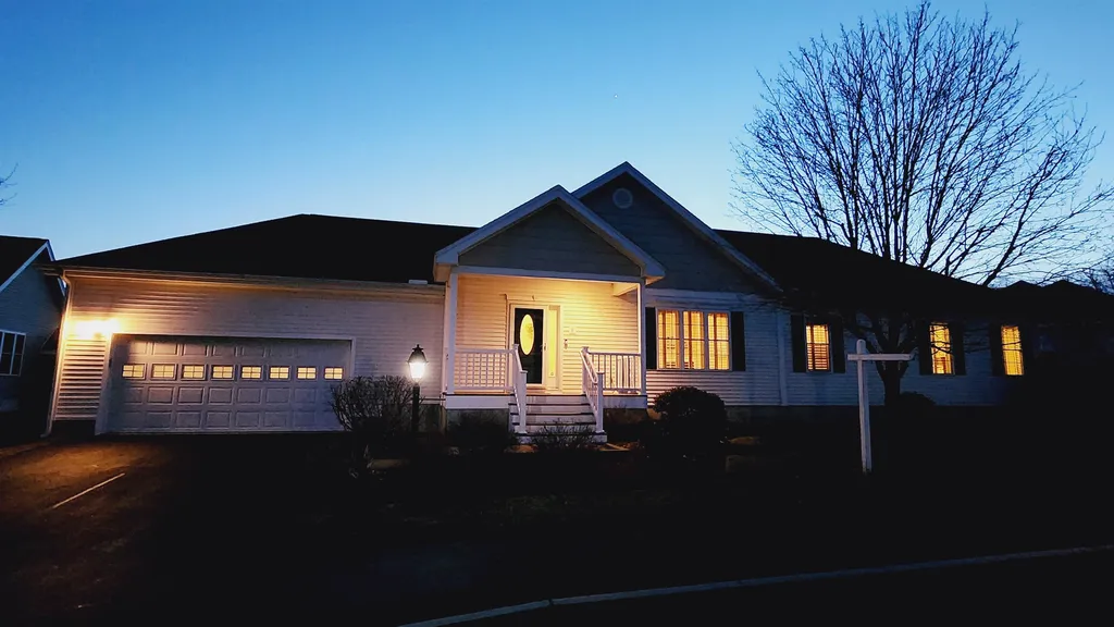8 Morrison Drive Londonderry NH 03053