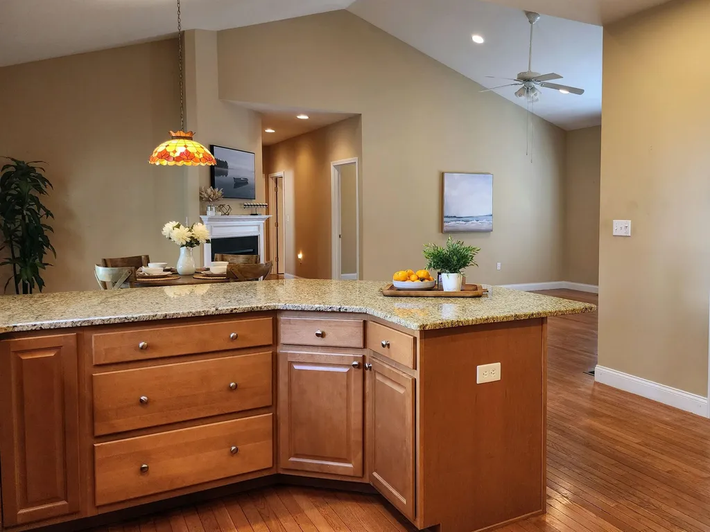 8 Morrison Drive Londonderry NH 03053