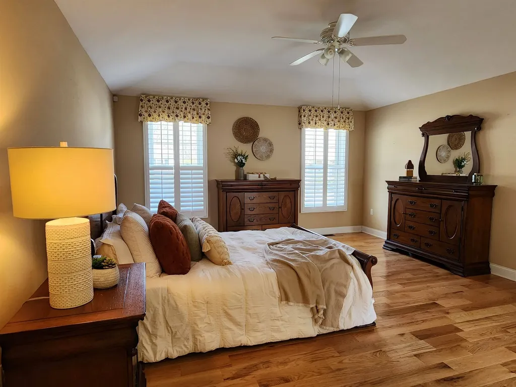 8 Morrison Drive Londonderry NH 03053