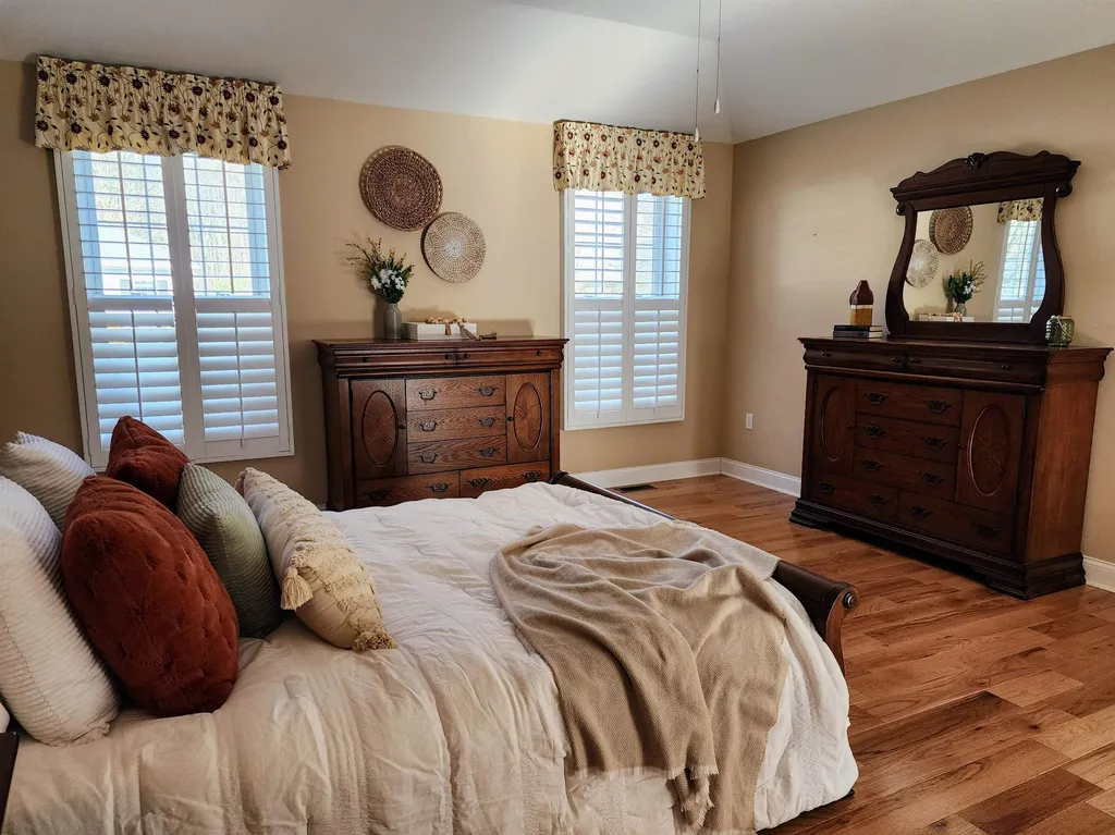 8 Morrison Drive Londonderry NH 03053