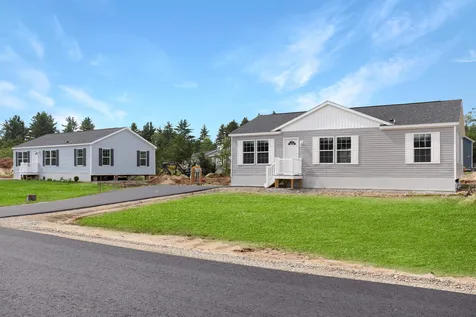 32 Margarets Way Ossipee NH 03864