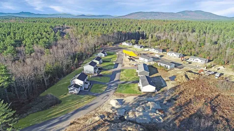 32 Margarets Way Ossipee NH 03864