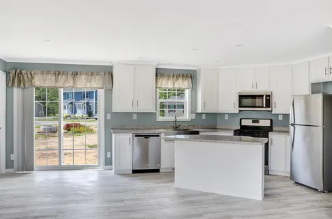 32 Margarets Way Ossipee NH 03864