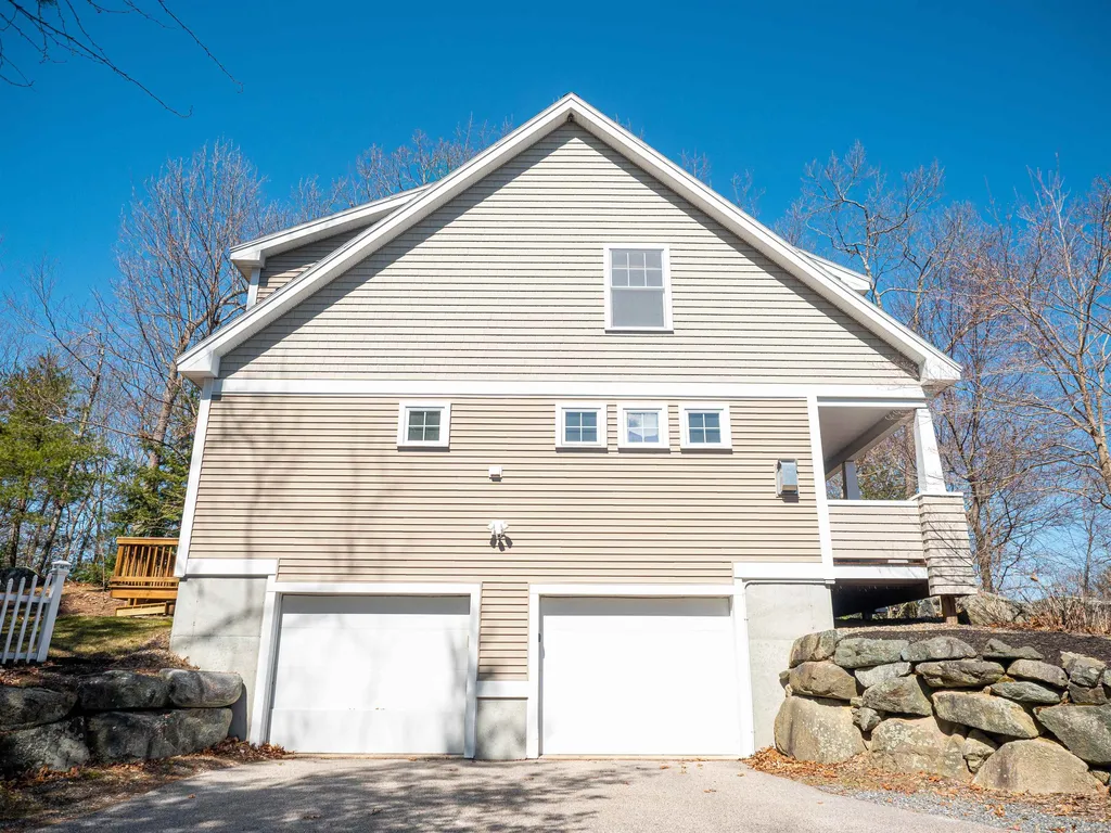 20 Wood Ridge Lane Exeter NH 03833